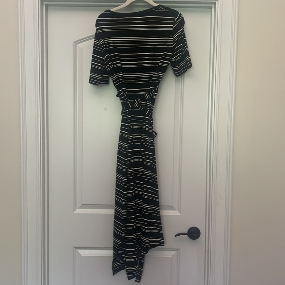 NWT!! Club Monaco Black Striped Square Neck Knit Dress / Stretchy & Comfy! - Picture 3 of 4